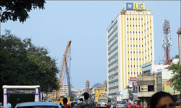 திவால் நிறுவனங்களில் எல்.ஐ.சி முதலீடு... - பாலிசிதாரர்களின் சந்தேகங்கள்... நிபுணர்களின் பதில்கள்!