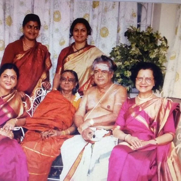 ``மதுப் பழக்கத்தை சாவித்திரிக்கு அப்பா கற்றுக்கொடுத்தாரா..?!'' - ஜெமினி மகள் அதிர்ச்சி #VikatanExclusive