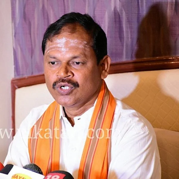 `தமிழகத்தில் இந்த 2 தொகுதிகளில் போட்டியிடுங்கள்’- மோடி, அமித் ஷாவுக்கு அர்ஜுன் சம்பத் அழைப்பு