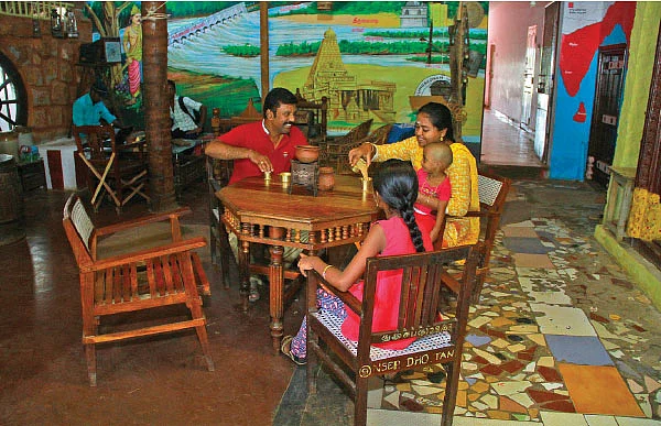 கேழ்வரகுக் கொழுக்கட்டை, இளநீர் பாயசம்... தஞ்சாவூரில் ஒரு பாரம்பர்ய உணவகம்!