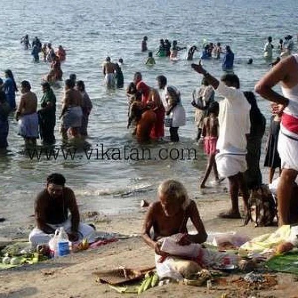 நாளை மகாளய அமாவாசை - முன்னோர்களை வழிபட உகந்த நாள்!