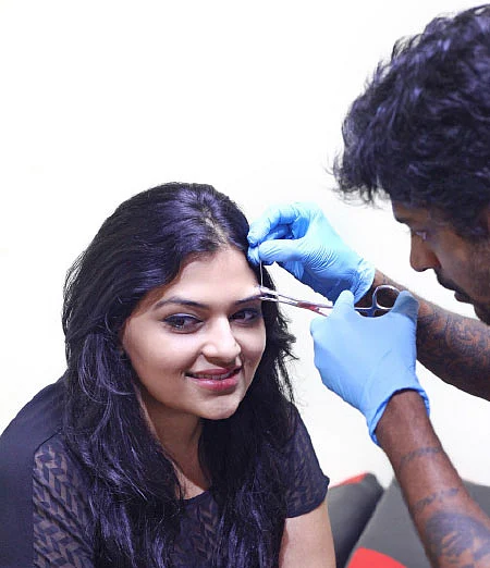 பாடி பியர்ஸிங் அழகா... ஆபத்தா?