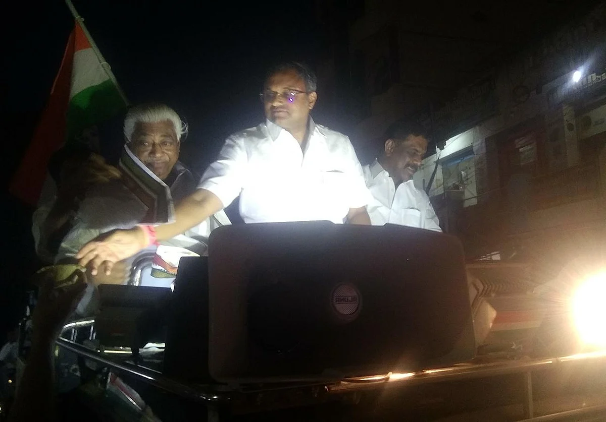 `சிவகங்கை என்றால் நல்ல வர்த்தக நகரம் என்ற அளவுக்கு மாற்றிக்காட்டுவேன்!' - கார்த்தி சிதம்பரம்
