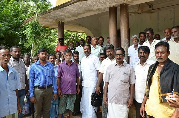 கண்ணன்கோட்டையில் 'கத்தி' வேலை...