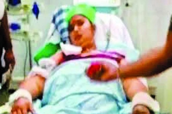 புற்று நோயாளிக்கு கடைசிகட்ட சிகிச்சை அளிக்க மந்திரவாதியை அழைத்த டாக்டர்