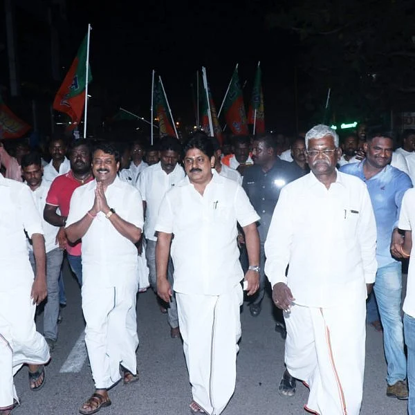 எம்.ஜி.ஆருடன் தன்னை ஒப்பிட்டுப் பேசிய நயினார் நாகேந்திரன் - அ.தி.மு.க தொண்டர்கள் அதிர்ச்சி!