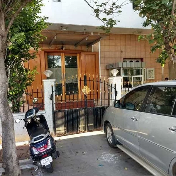 செந்தில்பாலாஜி உறவினர்கள், ஆதரவாளர்கள் வீடுகளில் நடக்கும் வருமான வரித்துறை ரெய்டின் பின்னணி!