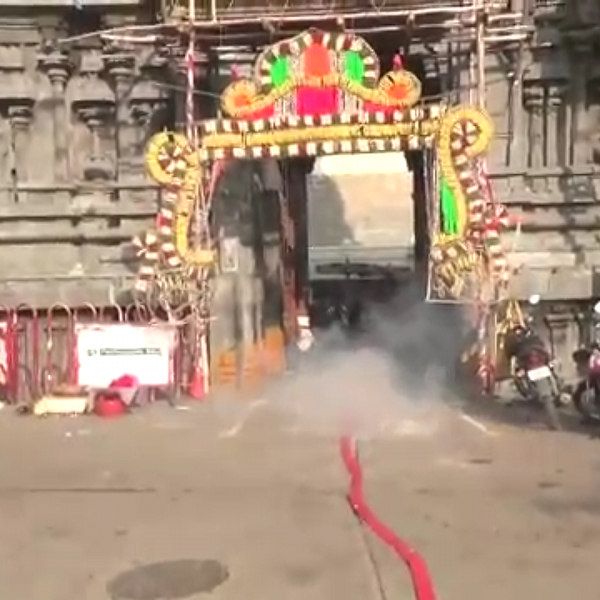 `சாமி ஊர்வலத்தின் போது பட்டாசு வெடிப்பு' - காஞ்சிபுரம் கோவில் நிர்வாகிகள் மீது வழக்குப் பதிவு!