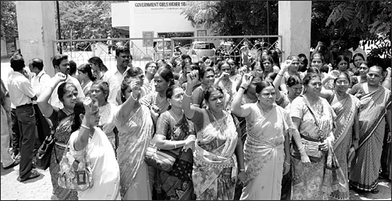 எதுக்கு நடக்குது டிரான்ஸ்ஃபர்?