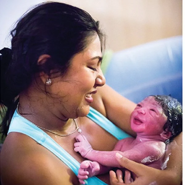 இது அம்மாக்களின் உரிமை! - போட்டோகிராபர் நேஹா சோப்ரா