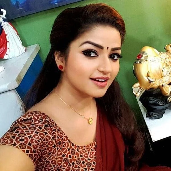 “சீரியல் சரோஜாதேவினு என்னை சொல்வாங்க” - ரகசியம் உடைக்கிறார் ‘நந்தினி’ சீரியல் ஹீரோயின் நித்யா ராம்