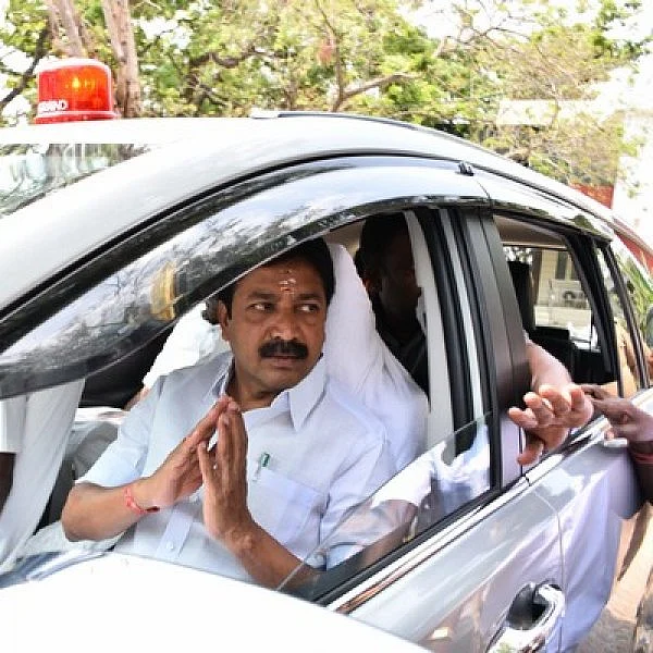 பேரறிவாளன் உட்பட 7 பேரையும் விடுவிக்க உறுதியாக இருக்கிறோம்! சி.வி.சண்முகம் தகவல்