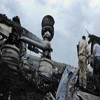 விமான விபத்துக்கு உக்ரைன் அரசும், ரஷ்ய ஆதரவு கிளர்ச்சியாளர்களும் பரஸ்பர குற்றச்சாட்டு!