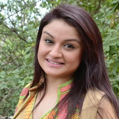 வாட்ஸப் வீடியோவில் குளிப்பது சோனியா அகர்வாலா?