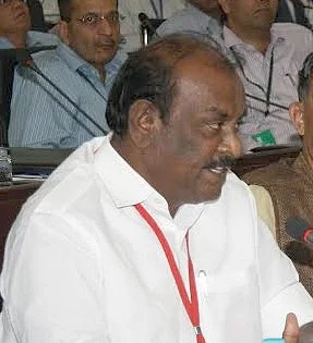 தமிழகத்தில் மதுவிற்பனை: நத்தம் விஸ்வநாதன் உள்ளிட்ட 14 பேர் மீது வழக்கு!