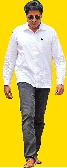 “என்னைப் பார்த்து சசிகலாவுக்குப் பயம்!”