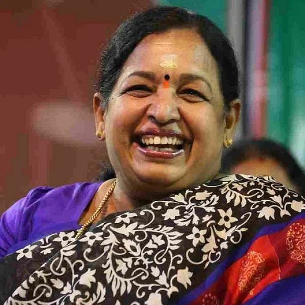 `என்ன ஐடியா பண்ணினாங்க வாரணாசியில!'- ஓ.பி.எஸ் மீது சந்தேகப்படும் சி.ஆர்.சரஸ்வதி