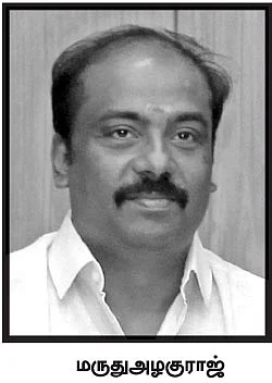 துரோகி பன்னீர்... புளி வியாபாரி விசுவநாதன்... மூணு சீட்டு முனுசாமி!
