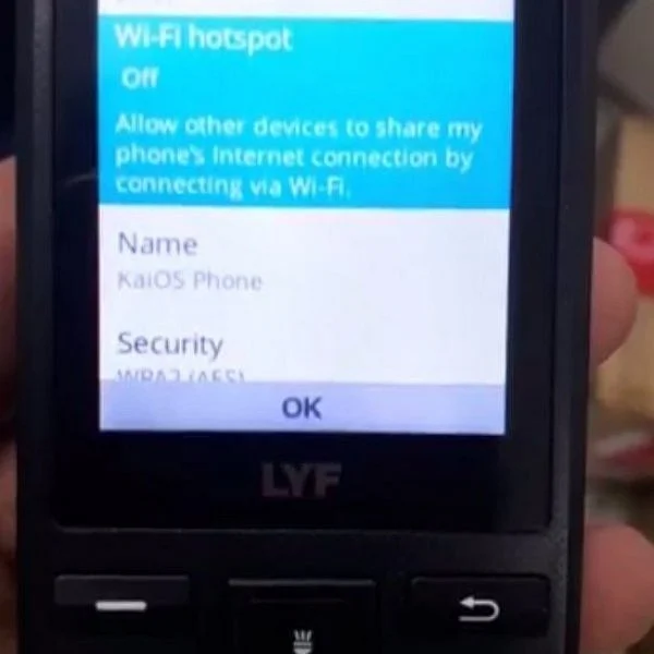 500 ரூபாய்க்கு வரவிருக்கும் ரிலையன்ஸ் 4G போன்! லீக்கான புகைப்படங்கள்...