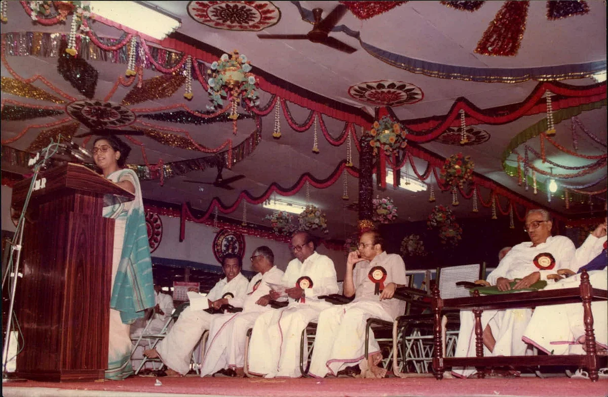 தமிழ்நாட்டில் ஒரு தொகுதியில் 1,033 பேர் போட்டியிட்ட கதை தெரியுமா? ஹலோ... ப்ளூடிக் நண்பா!
