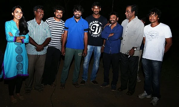 ராதாரவி இடத்தில் விஷாலின் தந்தை.