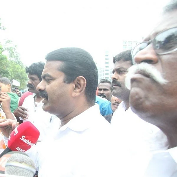 சீமான் பற்றி அவதூறு! காவல்துறையினர் மீது கொந்தளிக்கும் நாம் தமிழர் கட்சி