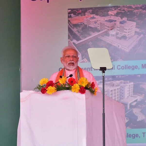 `தமிழ்த்தாய் வாழ்த்தும் இல்லை... தேசிய கீதமும் இல்லை!’ - பிரதமர் நிகழ்ச்சி சர்ச்சை