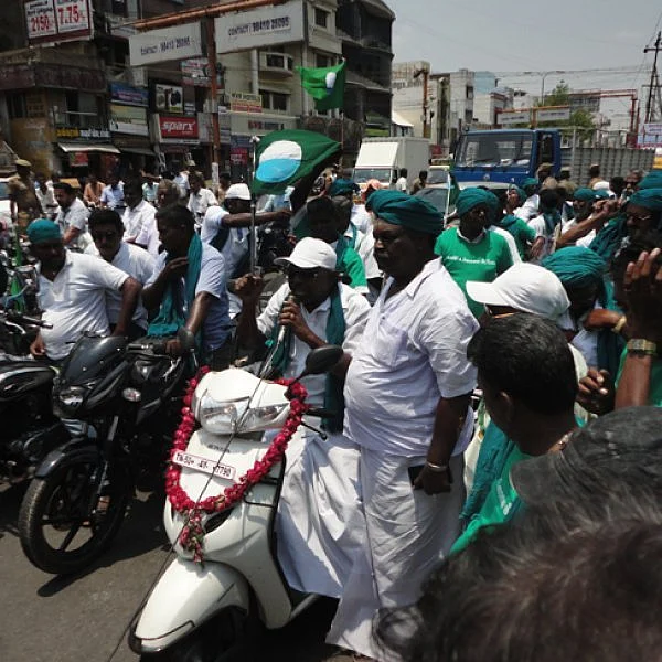 `காவிரிக்காக 400 பேரின் தாலியை இழந்திருக்கிறோம்!’ - கரூரில் பி.ஆர்.பாண்டியன் ஆவேசம்