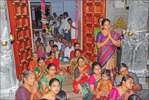 வினைகள் தீரும்... வாழ்க்கை செழிக்கும்!