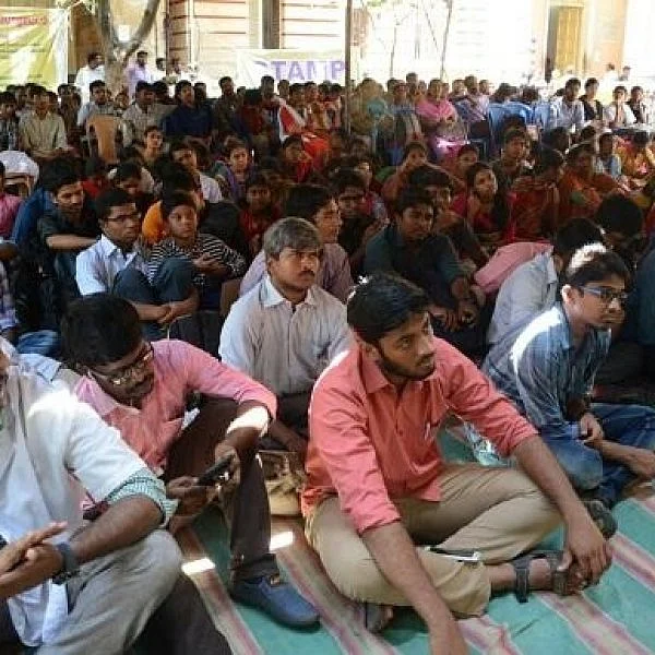 ``அடிப்படை உரிமைகளைப் பறித்தால் கிராமத்தில் எப்படிப் பணியாற்றுவது?’’ - மருத்துவர்கள் குமுறல்