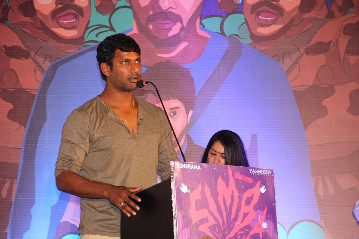 "டப்பாங்குத்து நடிகர் விஷால், தமிழ்நாட்டு அரசியலைப் பேச தகுதி இல்லை!"- கொதிக்கும் சேரன்