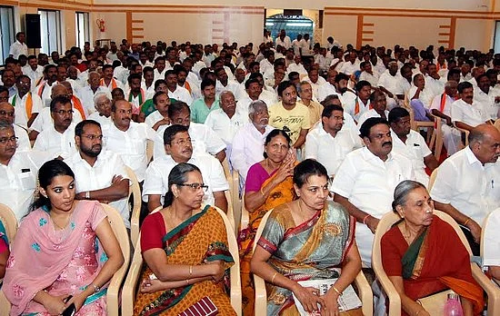 காணொளி முதலமைச்சர் வேண்டாம்: தமிழிசை கிண்டல்!