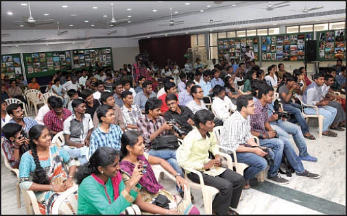 வாழ்த்தி வரவேற்பு தாருங்கள், வாசகர்களே!
