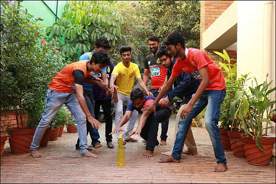 “நாங்க பேச மாட்டோம்... எங்க டீம்தான் பேசணும்!” - ஐ.பி.எல் சூப்பர் ஃபேன்ஸ்