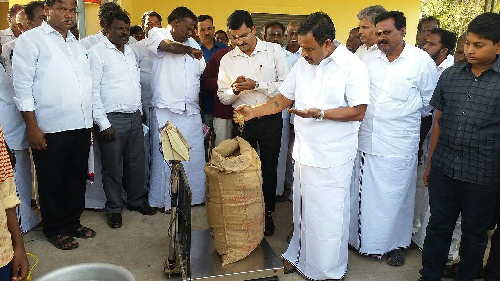 மயிலாடுதுறையில் சம்பா அறுவடைப் பணிகள் மும்முரம்!