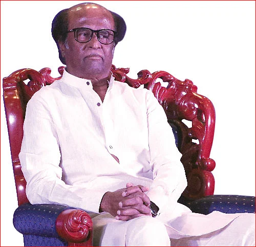 “ரஜினி மக்கள் மன்றத்தில் நடப்பது ரஜினிக்குத் தெரியுமா? - புலம்பும் ரசிகர்கள்