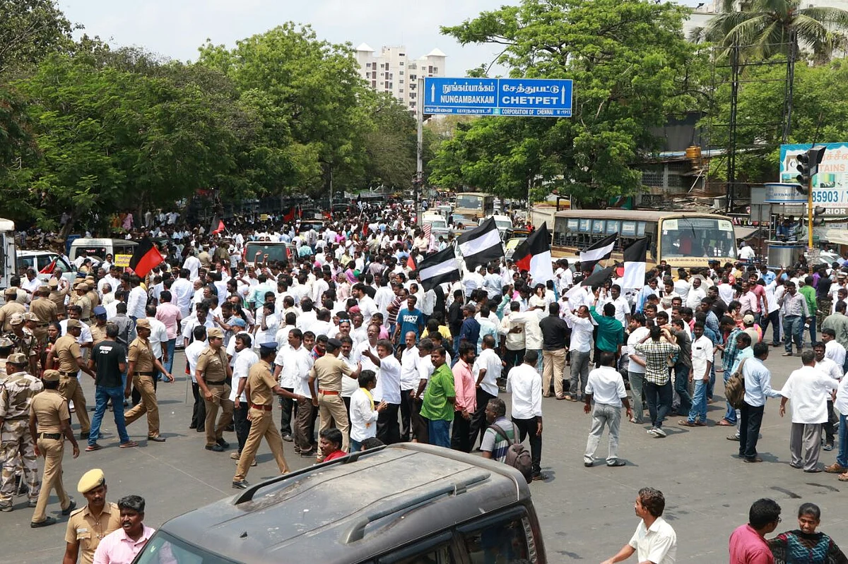 வேண்டும் காவிரி மேலாண்மை! சூடுபிடிக்கும் தி.மு.க-வினர் போராட்டம் #WeWantCMB