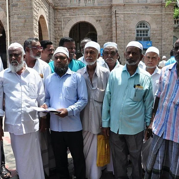 நோன்புக் கஞ்சிக்கான மானிய விலை அரிசி வழங்குவதில் அதிகாரிகள் அலட்சியம்! ஆட்சியரிடம் புகார்