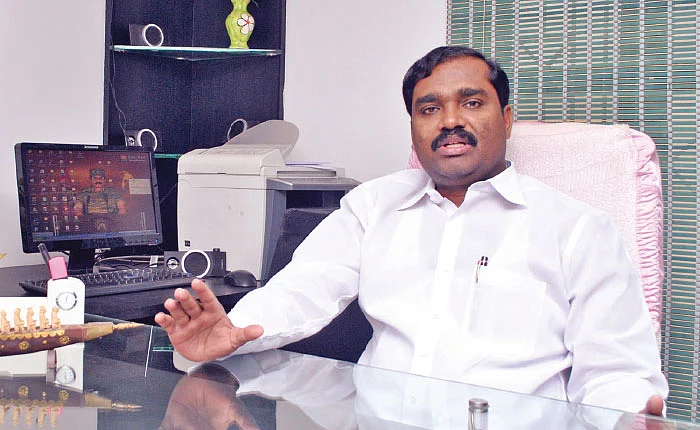 ரஜினியை வைத்து சிங்களர்கள் அரசியல் செய்கிறார்கள்!