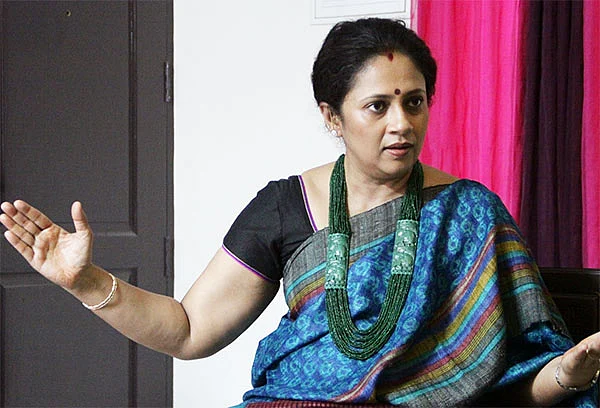 'சொல்வதெல்லாம் உண்மை' அணியினர் மீது புகார்..! லட்சுமி ராமகிருஷ்ணனின் விளக்கம்!