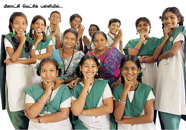 எட்டடி டீச்சர்ஸ்...16 அடி பசங்க !