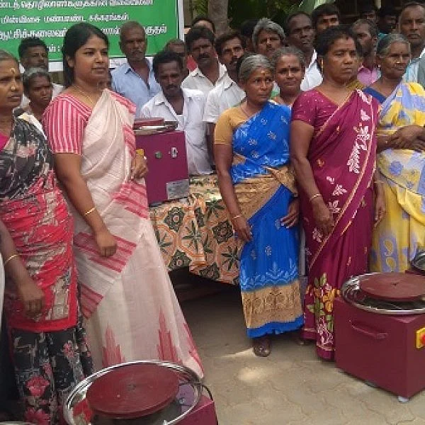 மண்பாண்டத் தொழிலாளர்களுக்கு அரசு சார்பாக நவீன கருவிகள்!