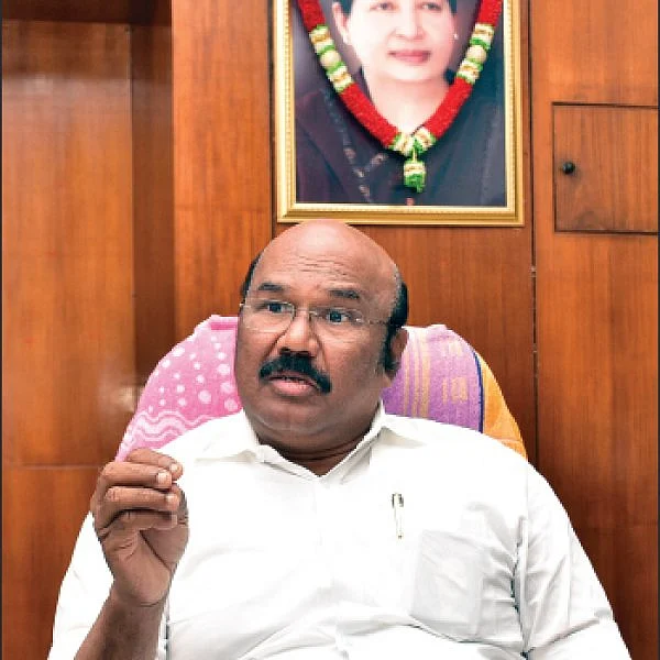 “அரசியலில் ரஜினி நிலைத்திருக்க முடியாது!”
