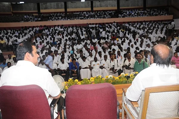 'கண்ணியம் முக்கியம் பேச்சாளர்களே'- கட்சியினருக்கு ராமதாஸ் அறிவுரை!