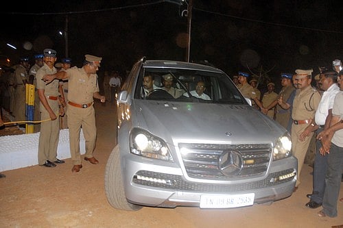 பா.ம.க.வினர் இன்றும் வன்முறை: வட மாவட்டங்களில் பதற்றம் (படங்கள்)