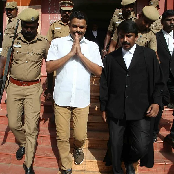 ``திருமாவளவன் ஆட்களைப் பார்த்தீர்களா?" கோகுல்ராஜ் அண்ணனை கேள்விகளால் குழப்பிய வழக்கறிஞர்!