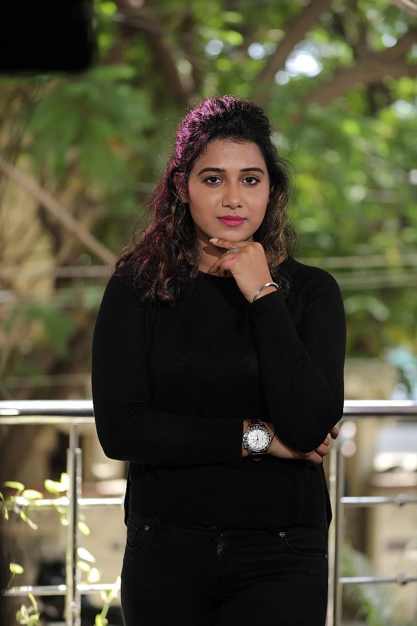 ``புடவை கட்டிக்கிட்டேன்... `ஸ்கை'ப்புக்கு வந்தேன்!" - ஷில்பா மஞ்சுநாத்