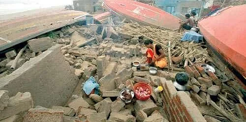 உணவு, மின்சாரம் இல்லாமல் தவிக்கும் 35 லட்சம் மக்கள்! - ஃபானியால் இருளில் மூழ்கிய ஒடிசா