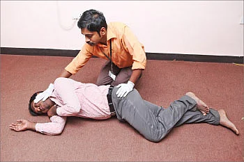 காக்க...காக்க..!