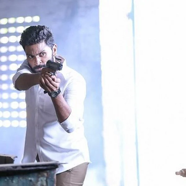 "சுட்டுத் தள்ளிட்டா எல்லாப் பிரச்னையும் தீர்ந்துடுமா?!" - 'துப்பாக்கி முனை' விமர்சனம்